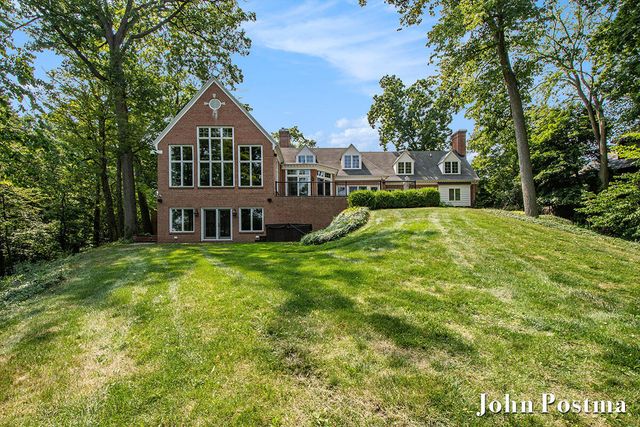 2929 Bonnell Avenue, East Grand Rapids, MI 49506