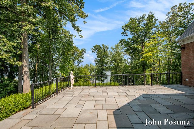 2929 Bonnell Avenue, East Grand Rapids, MI 49506