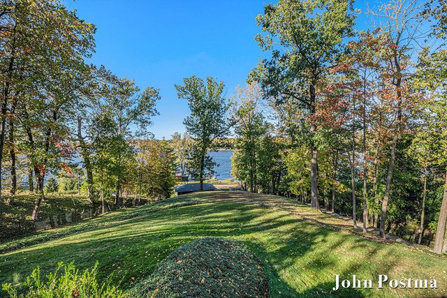 2929 Bonnell Avenue, East Grand Rapids, MI 49506