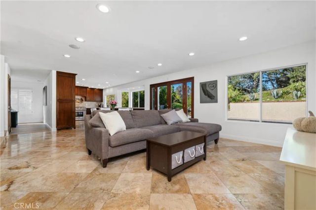 234 Fox Ridge Drive, Thousand Oaks, CA 91361
