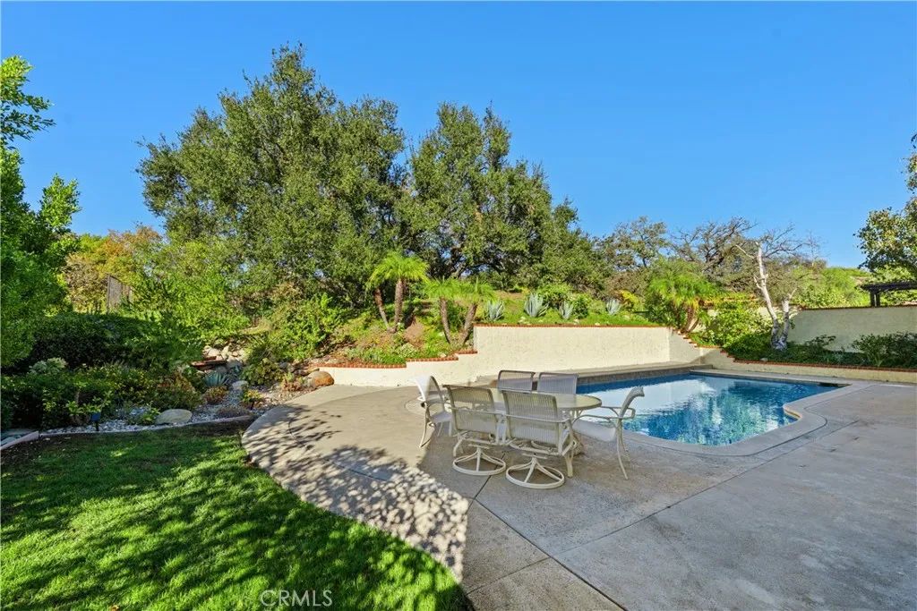 234 Fox Ridge Drive, Thousand Oaks, CA 91361