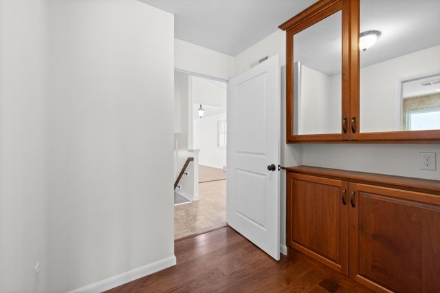 6 NOLAN DR, Malvern, PA 19355