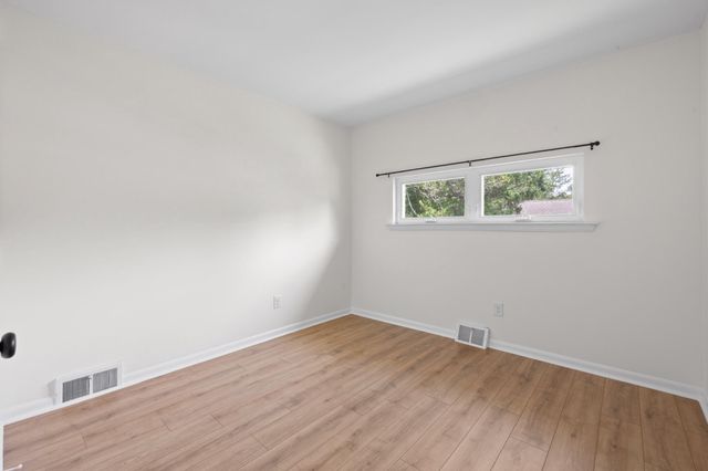 6 NOLAN DR, Malvern, PA 19355