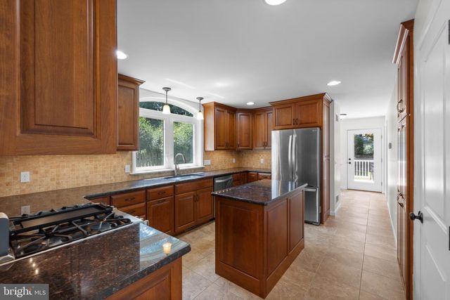 6 NOLAN DR, Malvern, PA 19355