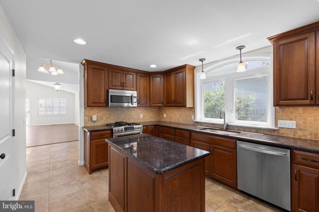 6 NOLAN DR, Malvern, PA 19355
