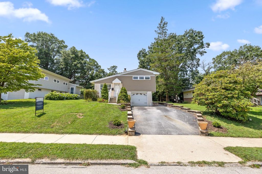 6 NOLAN DR, Malvern, PA 19355