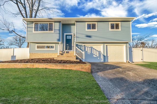 3 Bellrose Avenue, Centereach, NY 11720