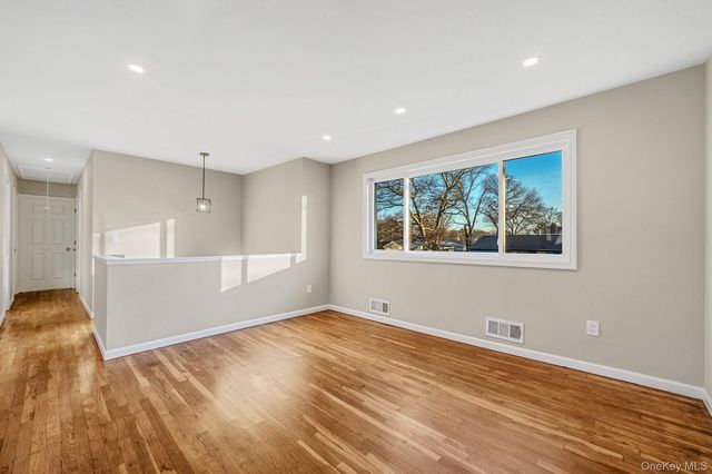 3 Bellrose Avenue, Centereach, NY 11720