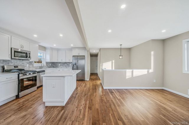 3 Bellrose Avenue, Centereach, NY 11720