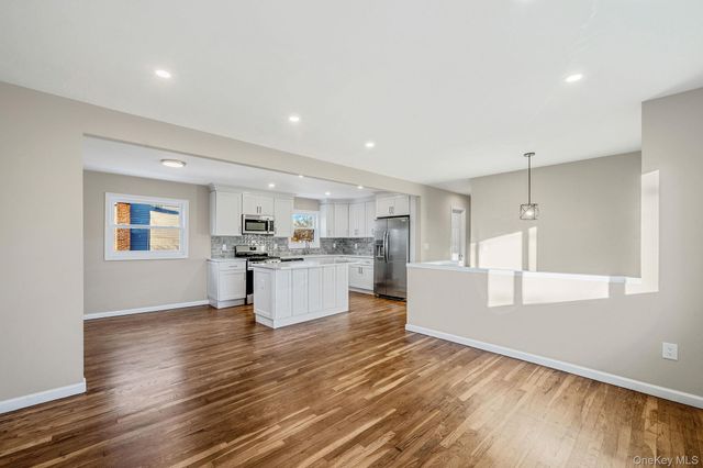 3 Bellrose Avenue, Centereach, NY 11720