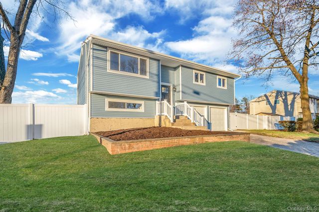 3 Bellrose Avenue, Centereach, NY 11720