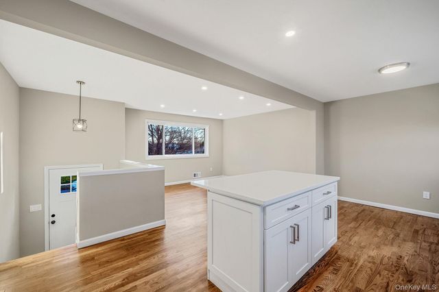 3 Bellrose Avenue, Centereach, NY 11720