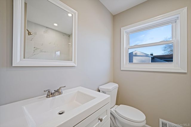 3 Bellrose Avenue, Centereach, NY 11720