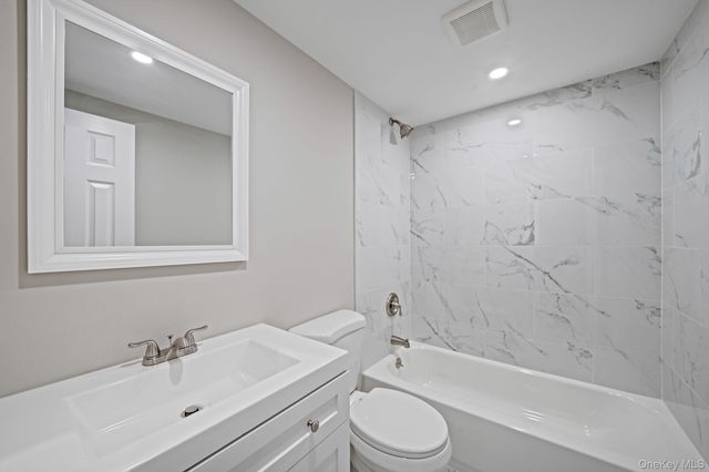 3 Bellrose Avenue, Centereach, NY 11720