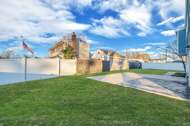 3 Bellrose Avenue, Centereach, NY 11720