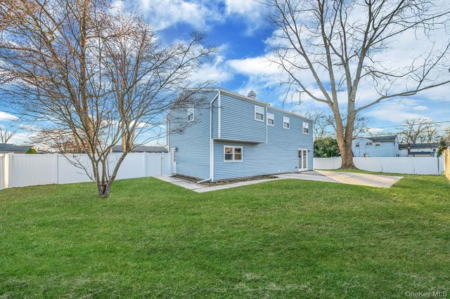 3 Bellrose Avenue, Centereach, NY 11720