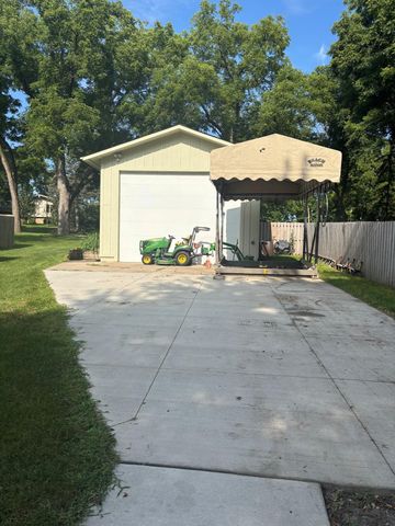 3801 Leslee Curve, Chanhassen, MN 55331