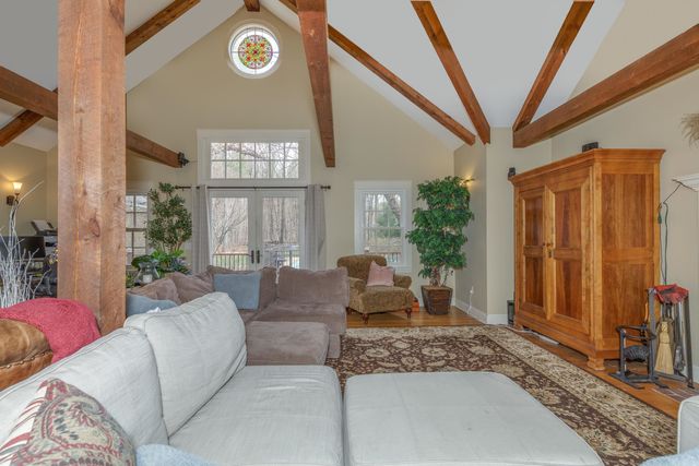 62 Elizabeth Lane, Hopkinton, NH 03229