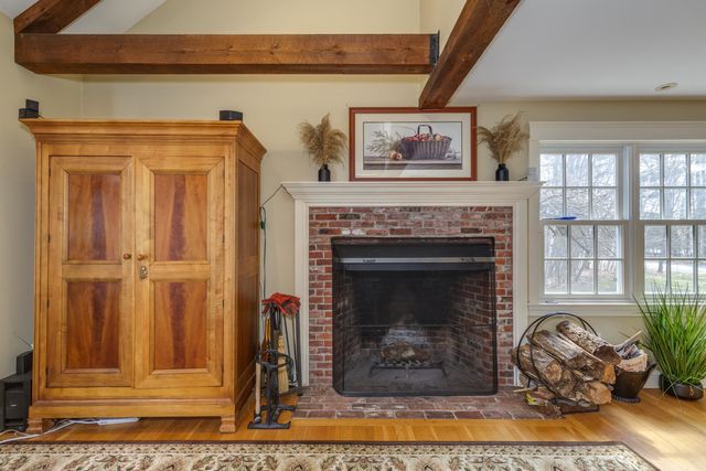 62 Elizabeth Lane, Hopkinton, NH 03229