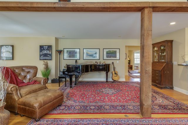 62 Elizabeth Lane, Hopkinton, NH 03229