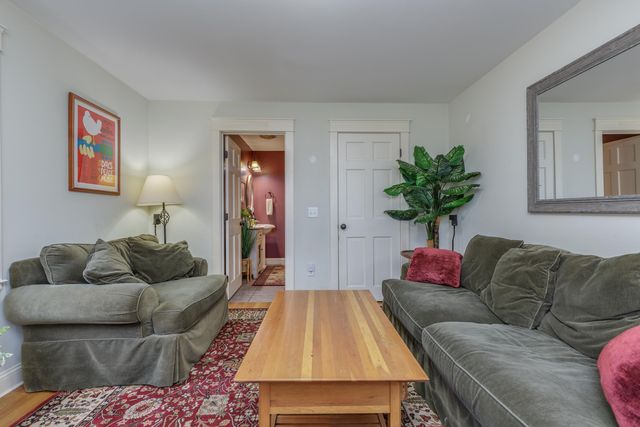 62 Elizabeth Lane, Hopkinton, NH 03229