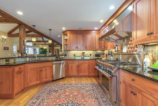 62 Elizabeth Lane, Hopkinton, NH 03229