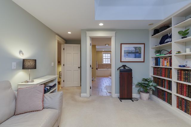 62 Elizabeth Lane, Hopkinton, NH 03229
