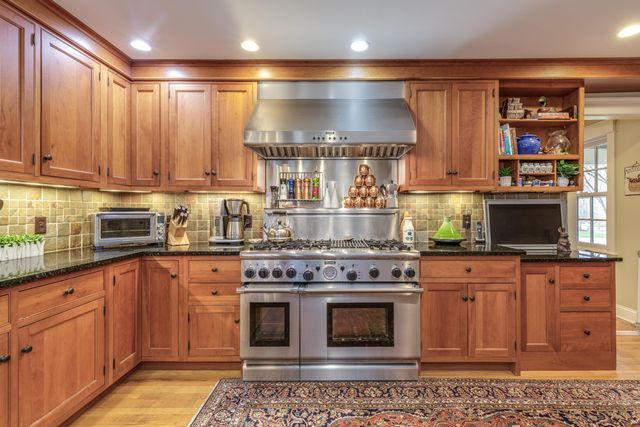 62 Elizabeth Lane, Hopkinton, NH 03229