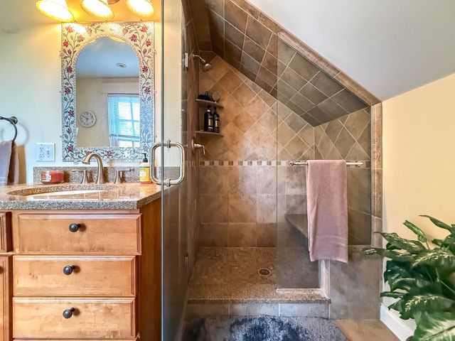 62 Elizabeth Lane, Hopkinton, NH 03229