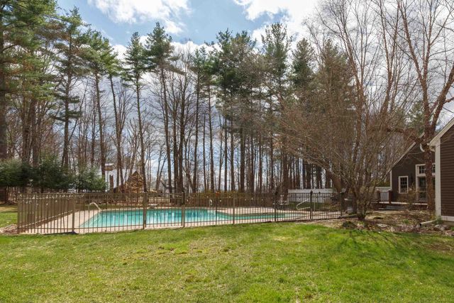 62 Elizabeth Lane, Hopkinton, NH 03229