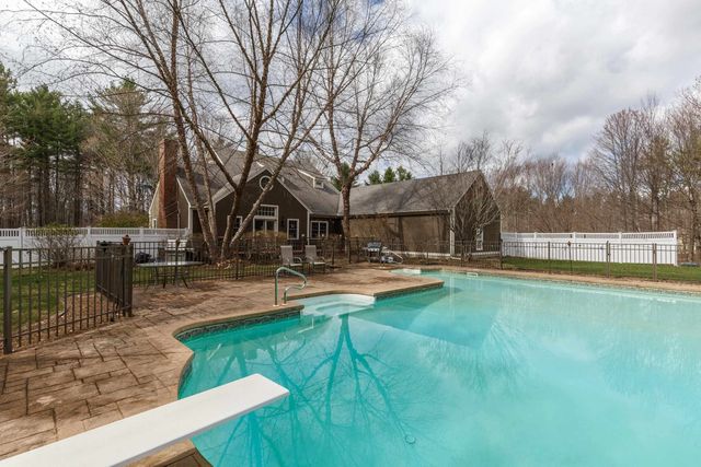 62 Elizabeth Lane, Hopkinton, NH 03229