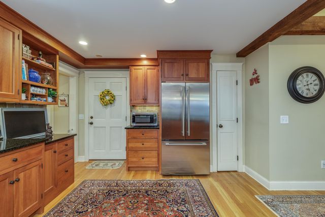 62 Elizabeth Lane, Hopkinton, NH 03229