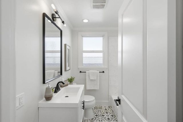 967 Orange Avenue, San Carlos, CA 94070