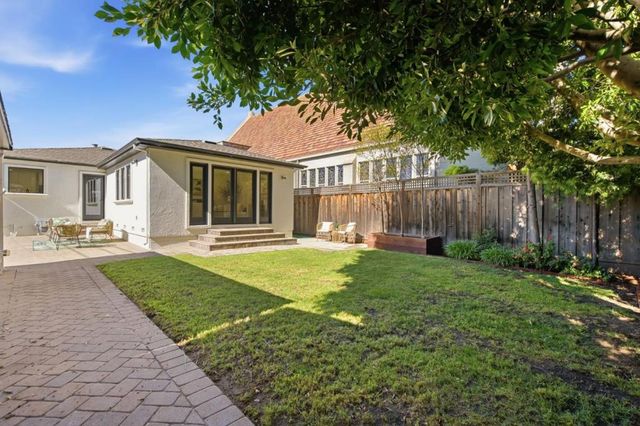 967 Orange Avenue, San Carlos, CA 94070