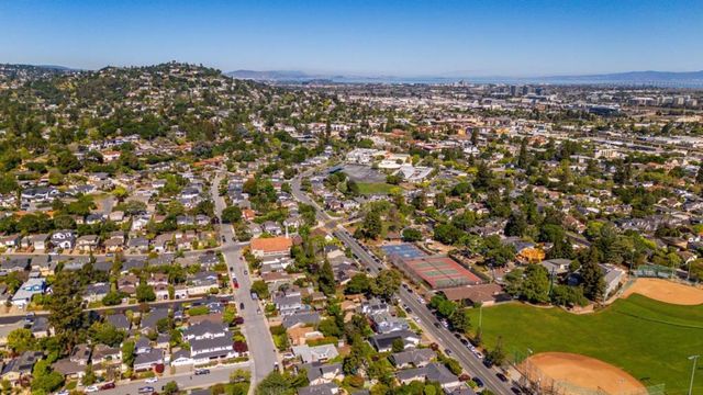 967 Orange Avenue, San Carlos, CA 94070