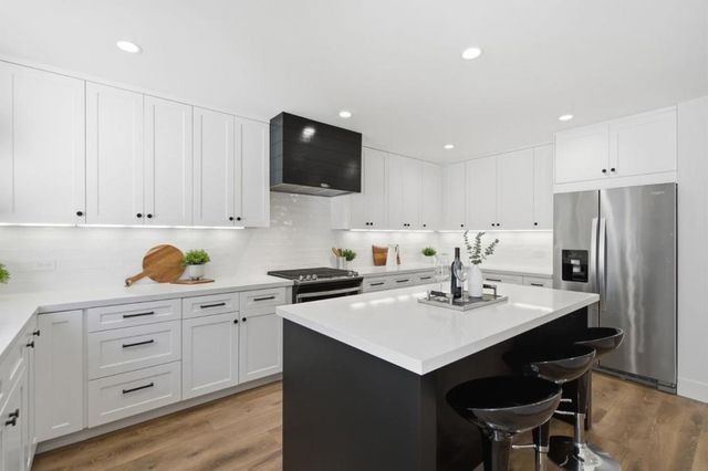 967 Orange Avenue, San Carlos, CA 94070