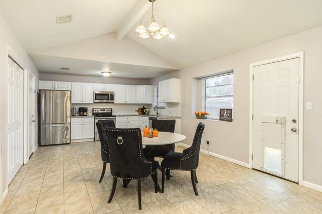 526 Tall Timber Drive, West Columbia, TX 77486