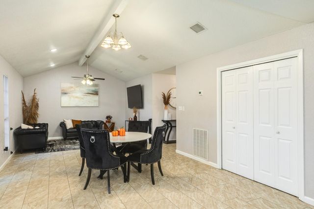 526 Tall Timber Drive, West Columbia, TX 77486