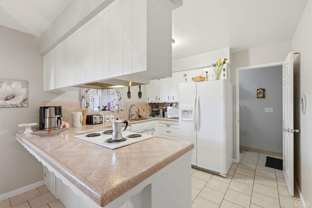 1923 Emma Lee Lane, Hanford, CA 93230