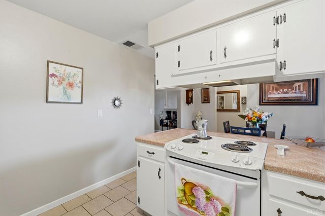 1923 Emma Lee Lane, Hanford, CA 93230