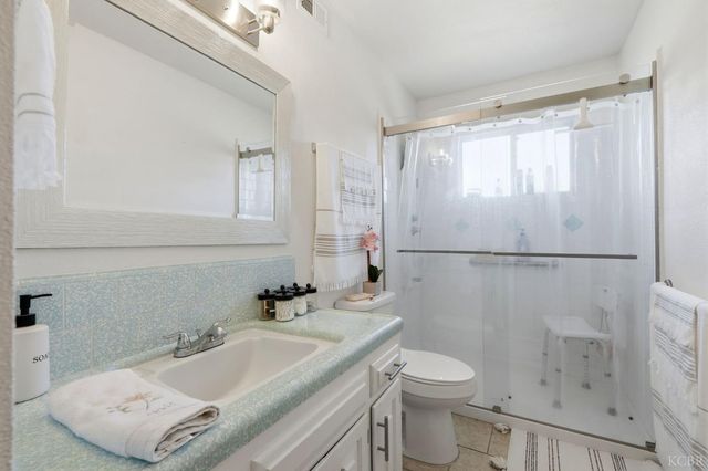 1923 Emma Lee Lane, Hanford, CA 93230