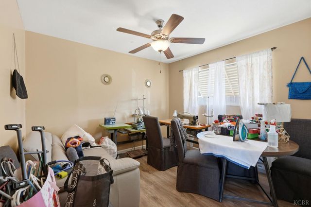 1923 Emma Lee Lane, Hanford, CA 93230