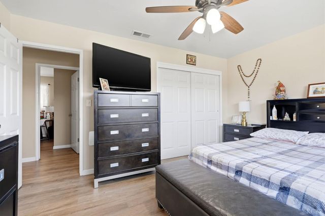 1923 Emma Lee Lane, Hanford, CA 93230