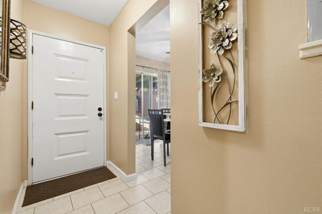 1923 Emma Lee Lane, Hanford, CA 93230