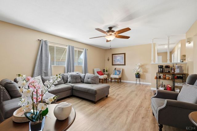 1923 Emma Lee Lane, Hanford, CA 93230