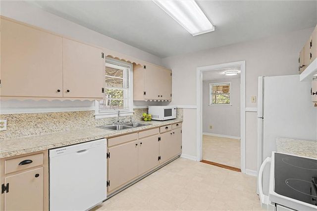 2258 Howell Avenue, Mobile, AL 36606