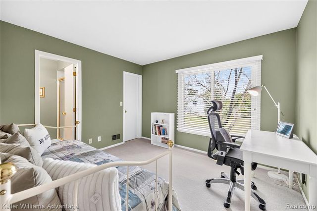 39478 Country Lane, Novi, MI 48375