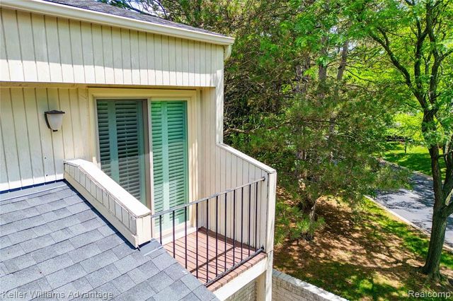 39478 Country Lane, Novi, MI 48375