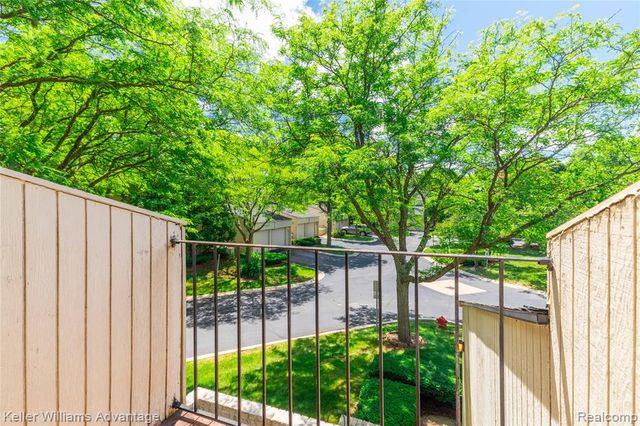 39478 Country Lane, Novi, MI 48375