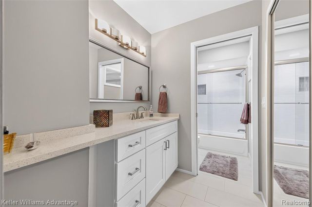 39478 Country Lane, Novi, MI 48375